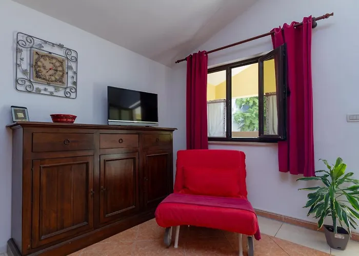 Red Romantic 2-1 Apartman