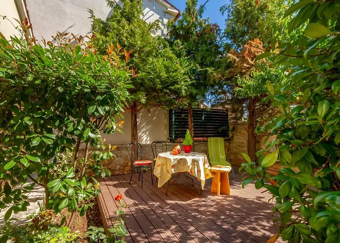 Red Romantic 2-1 Apartman *