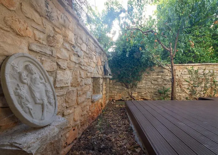 Red Romantic 2-1 Apartman *