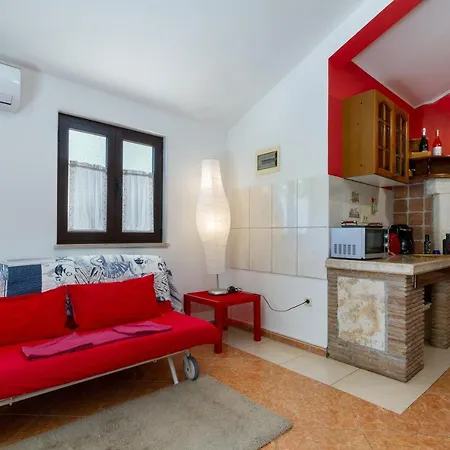 Apartment Red Romantic 2-1
