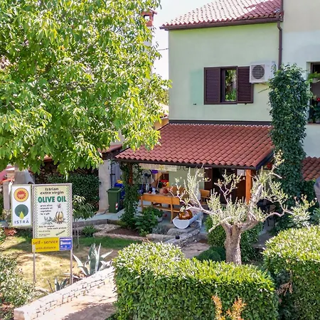 شقة Red Romantic 2-1 *