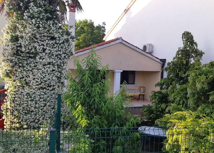 Red Romantic 2-1 아파트 발